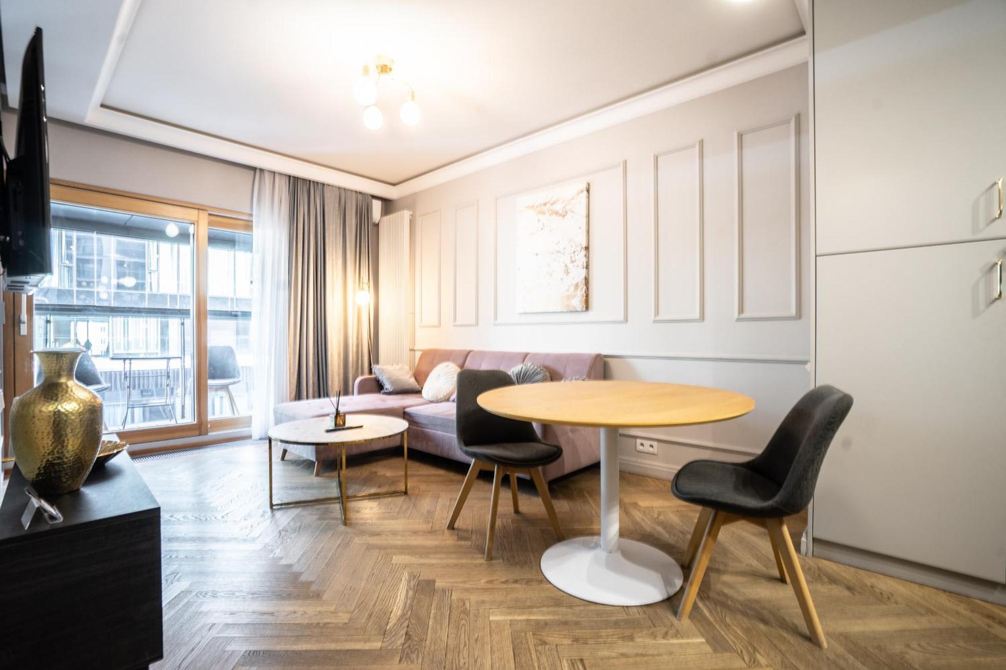 Vipwarsawapartments Sapphire Mennica Residence Buitenkant foto