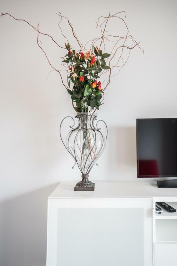 Vipwarsawapartments Sapphire Mennica Residence Buitenkant foto